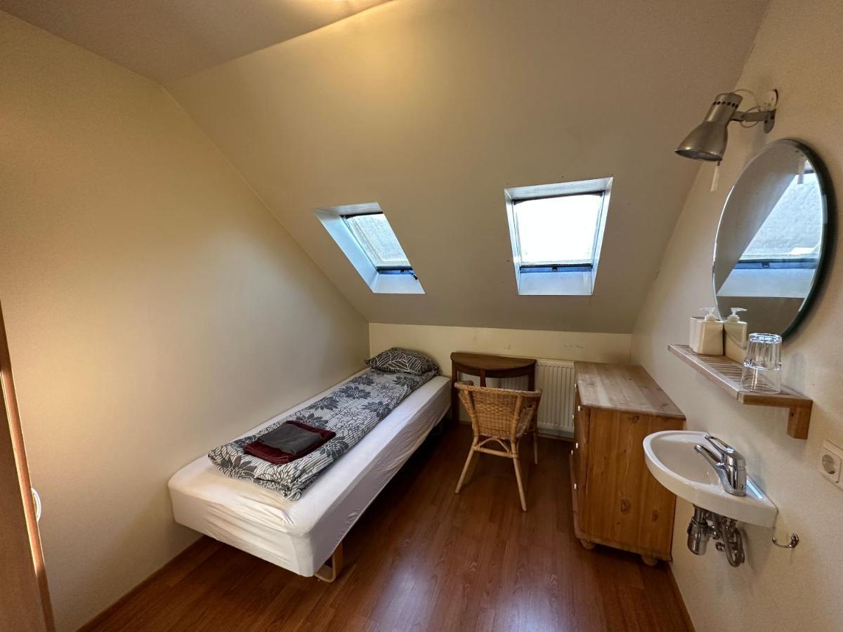 Taergesen Guesthouse Reydarfjordur Exteriör bild